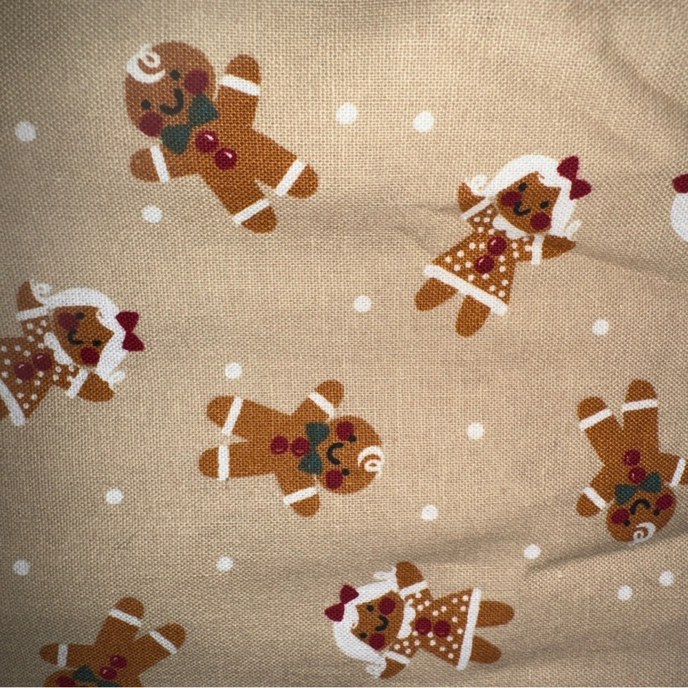 Joann Cotton Christmas Fabric 1” Gingerbread Men And Women 43”wide X 4-7/8 Yds